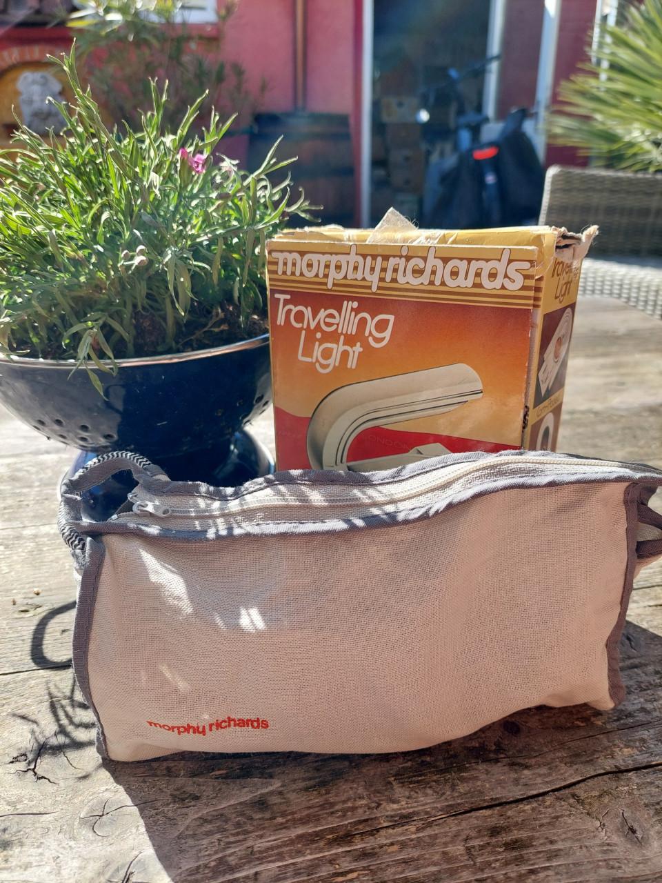 Nieuwe reisstrijkijzer Morphy Richards