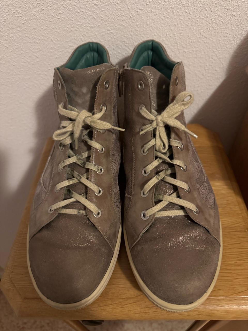 Hoge damesschoenen van Durea, maat 43 h