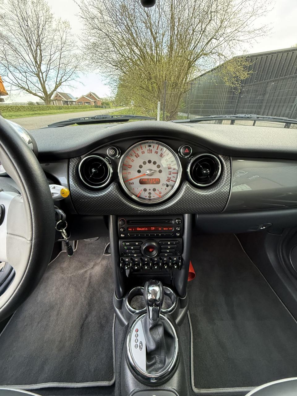 Mini Cooper 1.6 Parklane Automaat 111DKM 2006