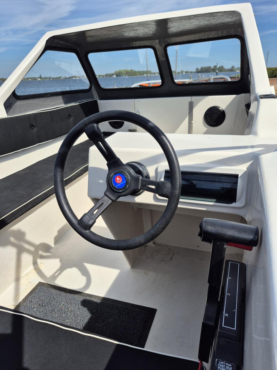 Beekman Alfa 485 consoleboot met Mercury 40 pk 4-takt