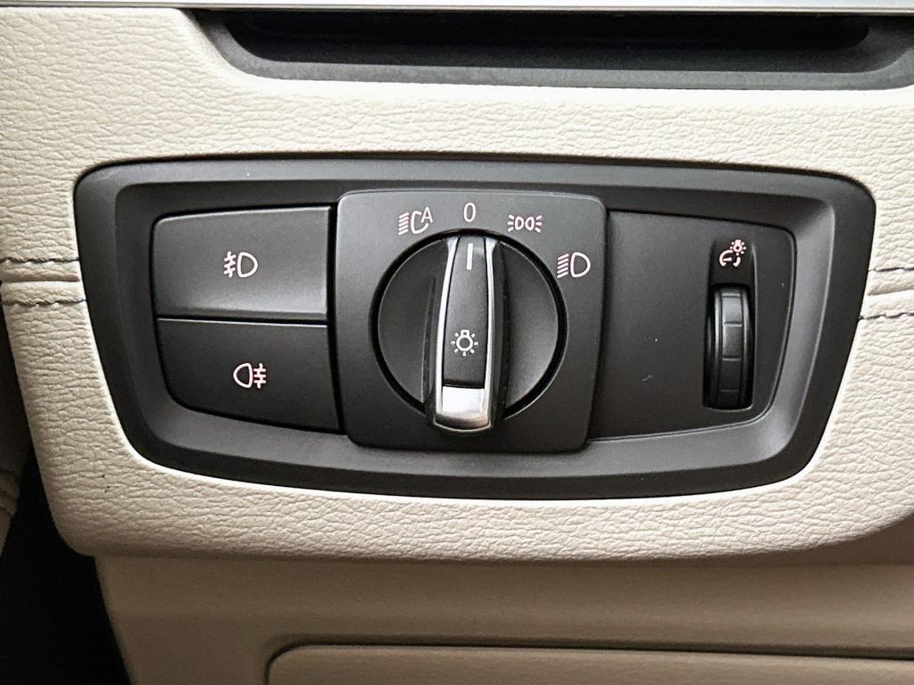 BMW X1 xdrive25e high executive | automaat | leder | parkeer sensoren | nav