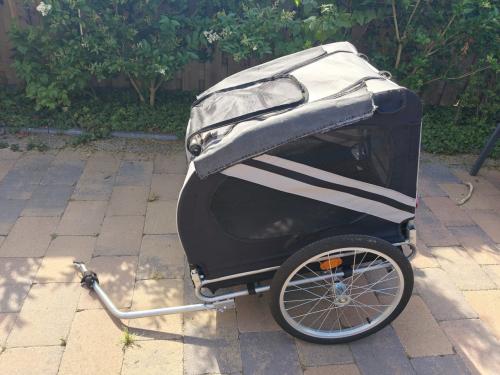 Fietskar hond