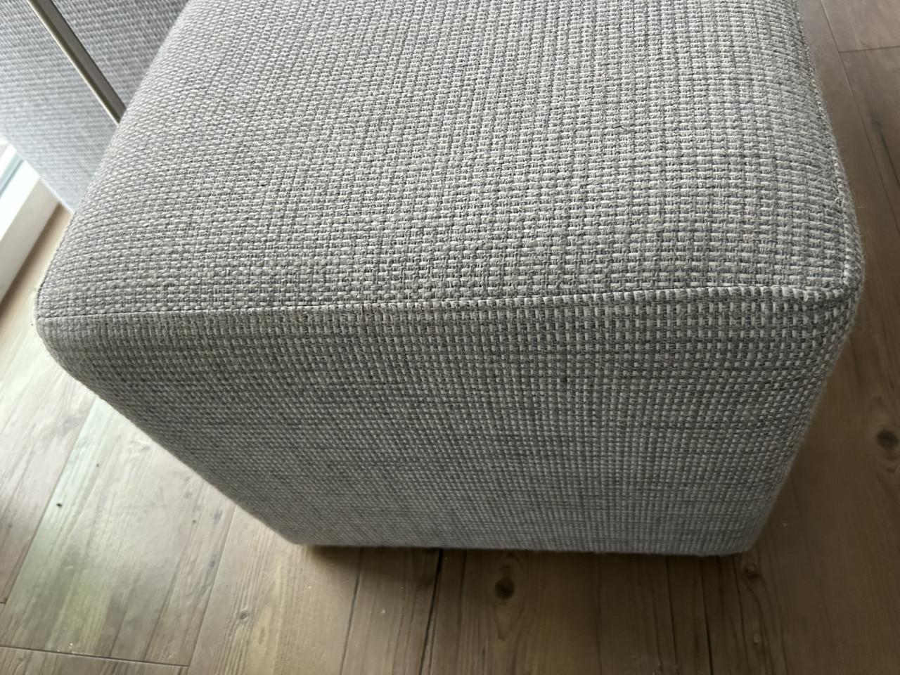 Bankstel 2 & 2,5 zit + poef evt. met bijpassende Salontafel