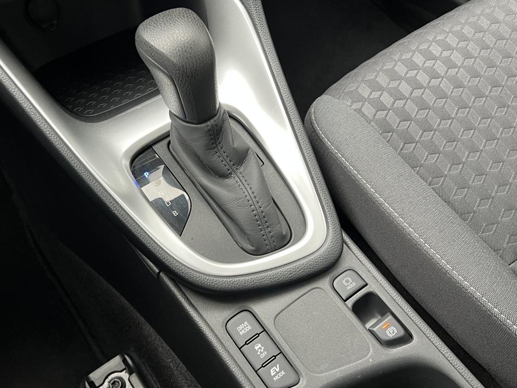 Toyota Yaris 1.5 hyb. 115 first | stoelverwarming | all seasonbanden