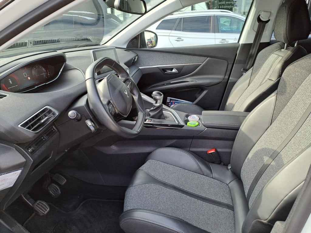 Peugeot 3008 1.2 puretech allure
