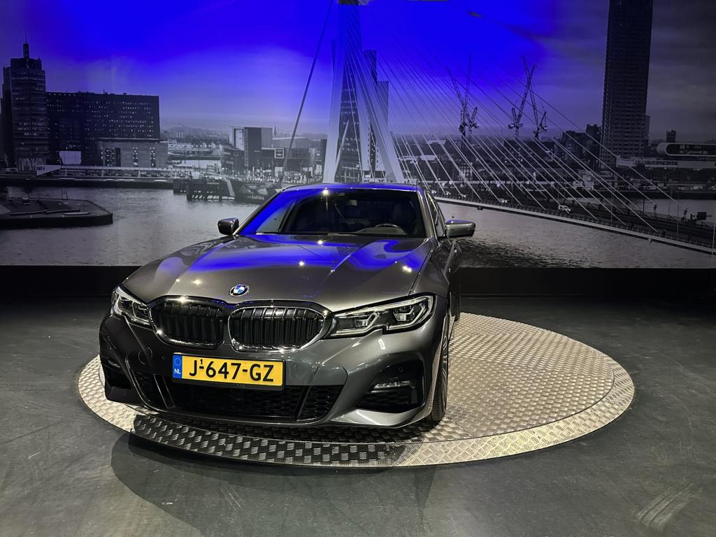 BMW 3-serie 320i high executive *facelift*memory*hud*camera*keyless