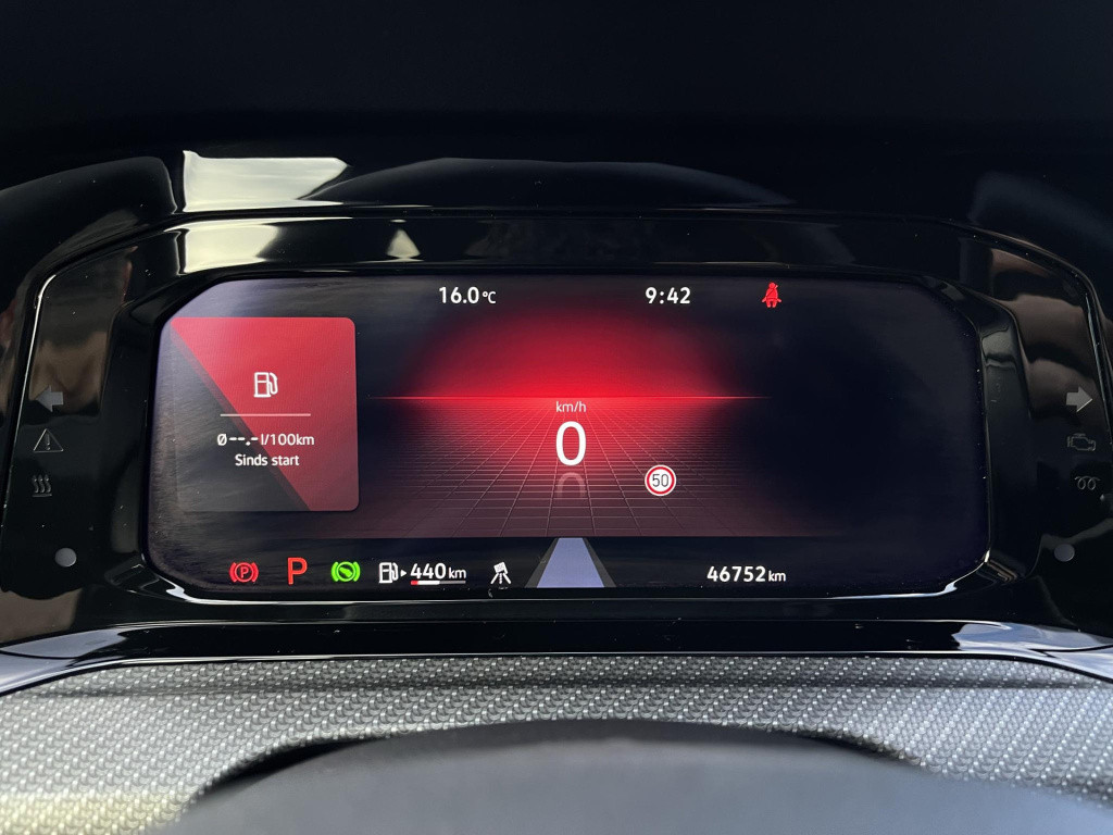 Volkswagen Golf 1.5 etsi r-line | panoramadak | harman/kardon | sportstoele