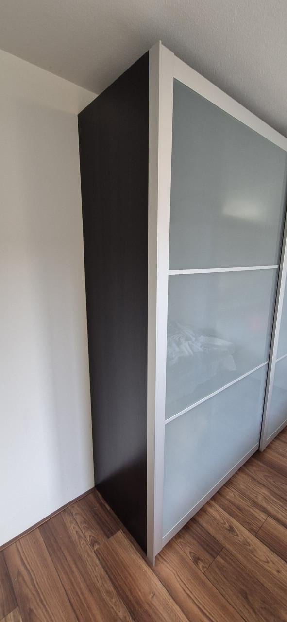Nette Pax kast 250cm breed met deuren