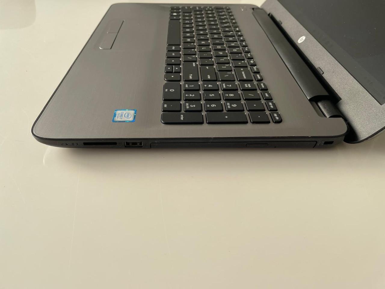 HP 15 inch game laptop - Windows 11 SSD i7 16GB RAM Muis & Office