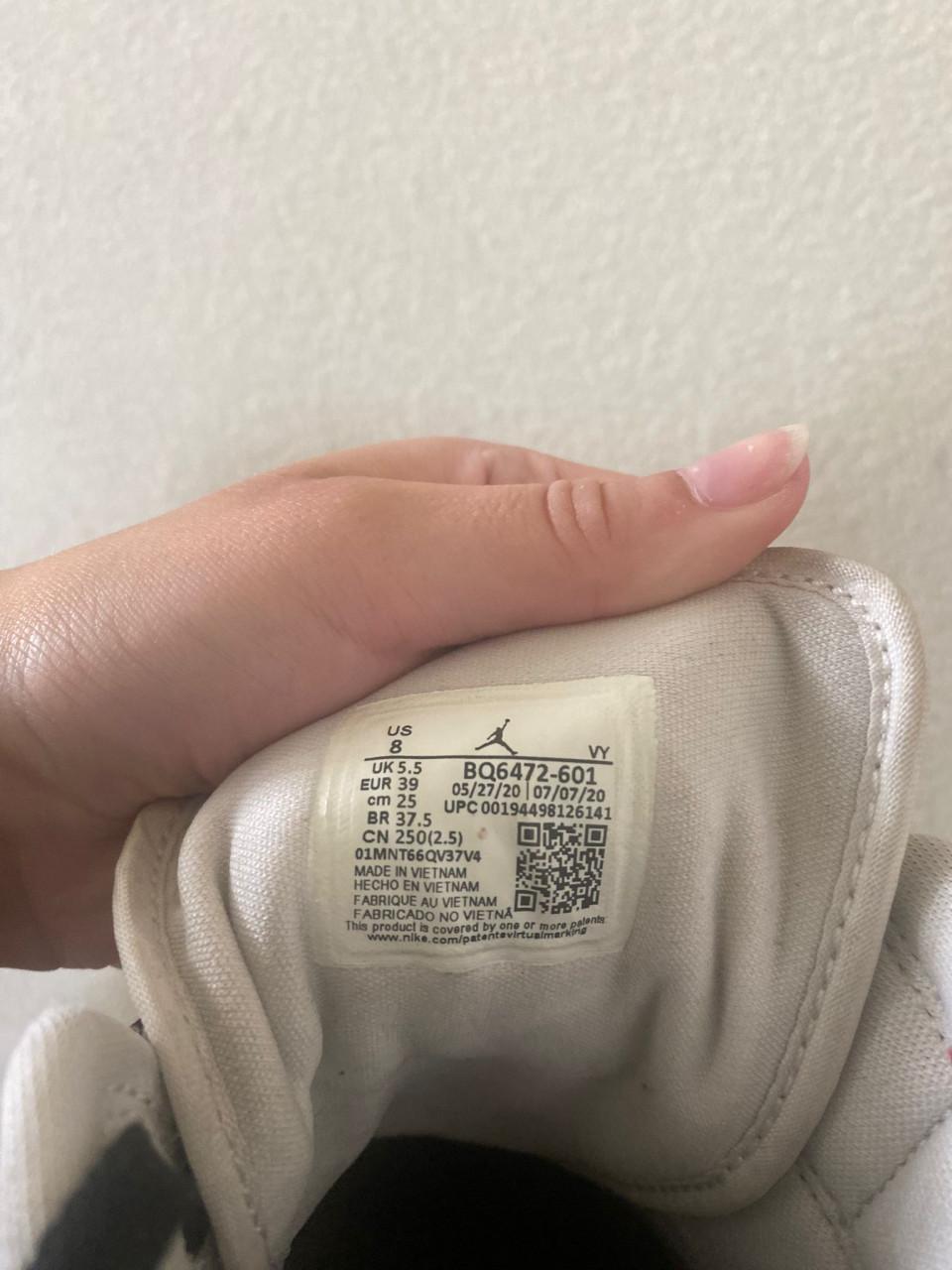 Nike Jordan wit rood zwart (in goede staat ) maat 39