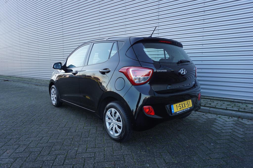 Hyundai I 10 1.0i i-motion comfort plus airco / elektr. ramen / nap