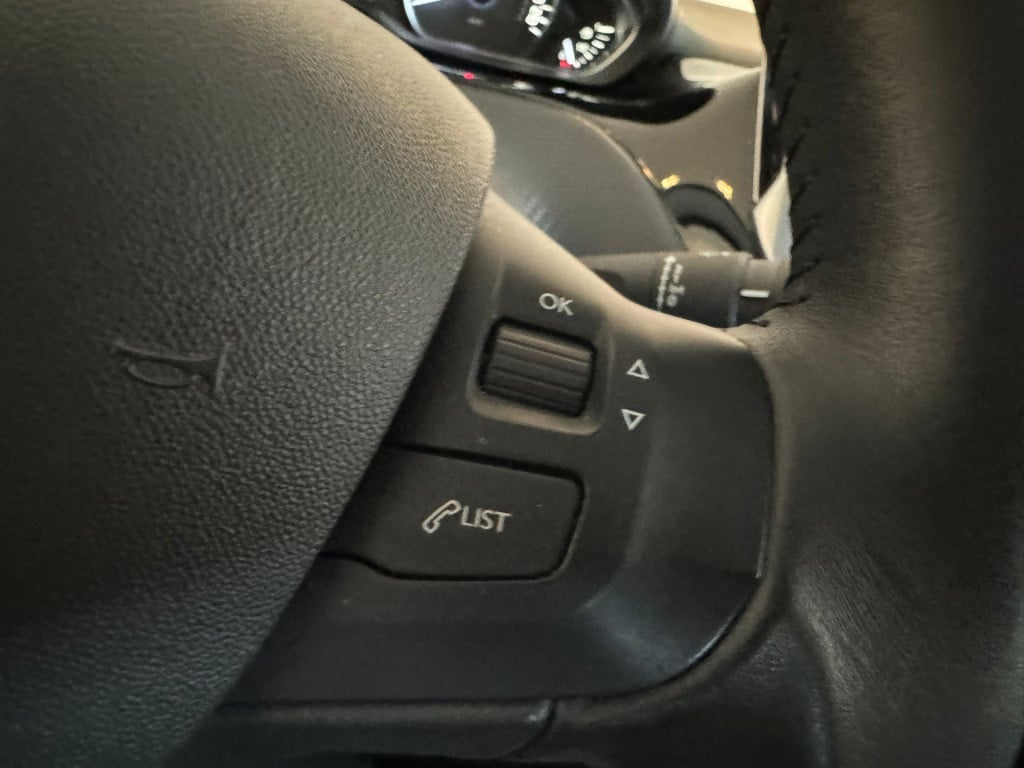 Peugeot 2008 1.2 puretech active