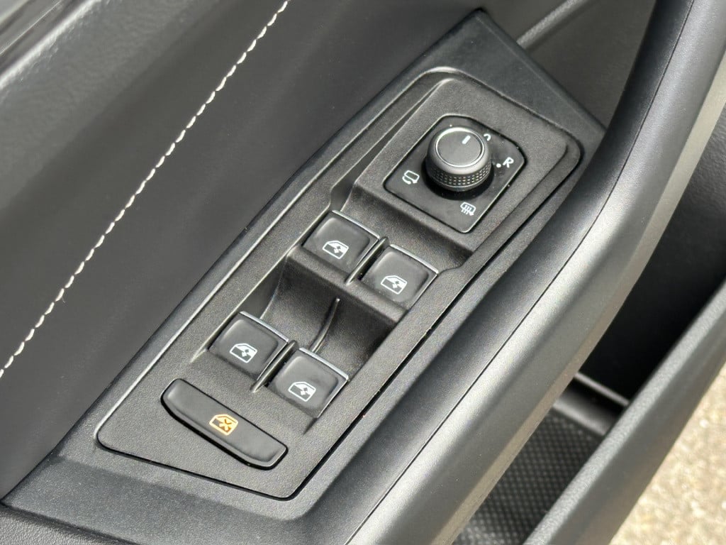 Volkswagen T-roc 1.5 tsi 150pk dsg style carplay | camera | keyless | elek.