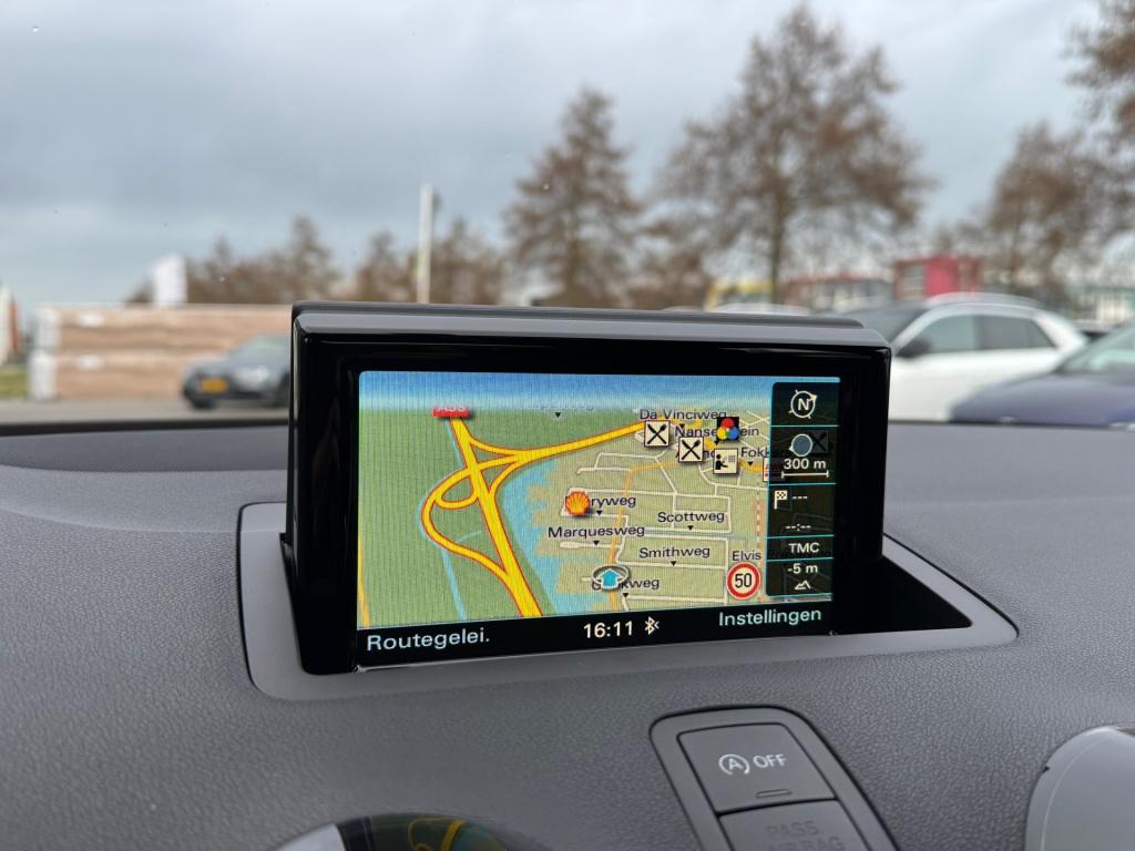 Audi A1 Sportback 1.0 tfsi design * cruise control * 17 inch * trekhaak * n