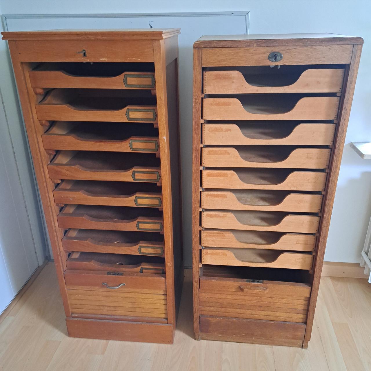 Antieke houten franse roldeurkasten