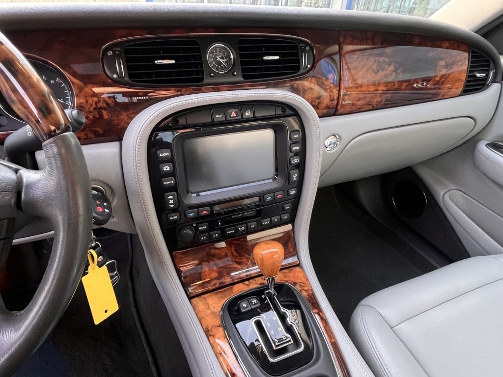 Jaguar Xj 3.0 v6 sport