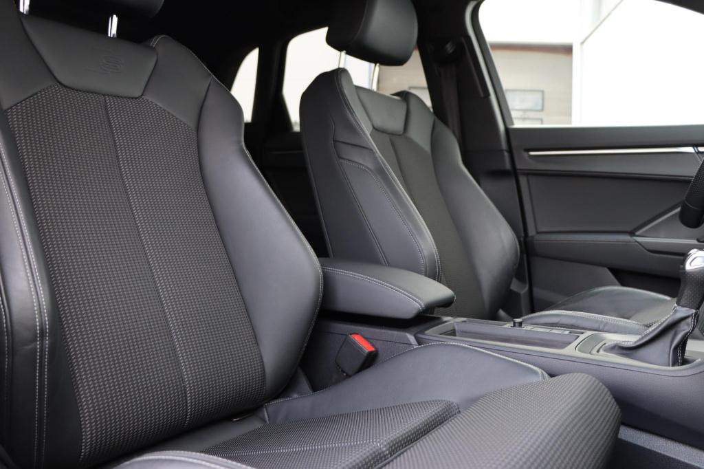 Audi Q3 45 tfsi e s edition 245pk s tronic | soh 99,7% |