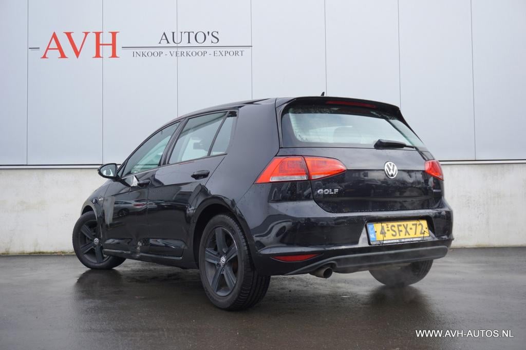 Volkswagen Golf 1.6 tdi highline bluemotion