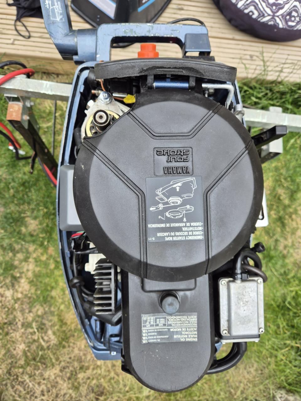Yamaha 9.9  4 takt. buitenboordmotor met electrische start, kort staart.