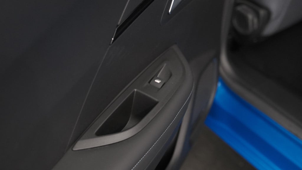 Peugeot 2008 puretech 130 allure | trekhaak | camera | apple carplay | stoe