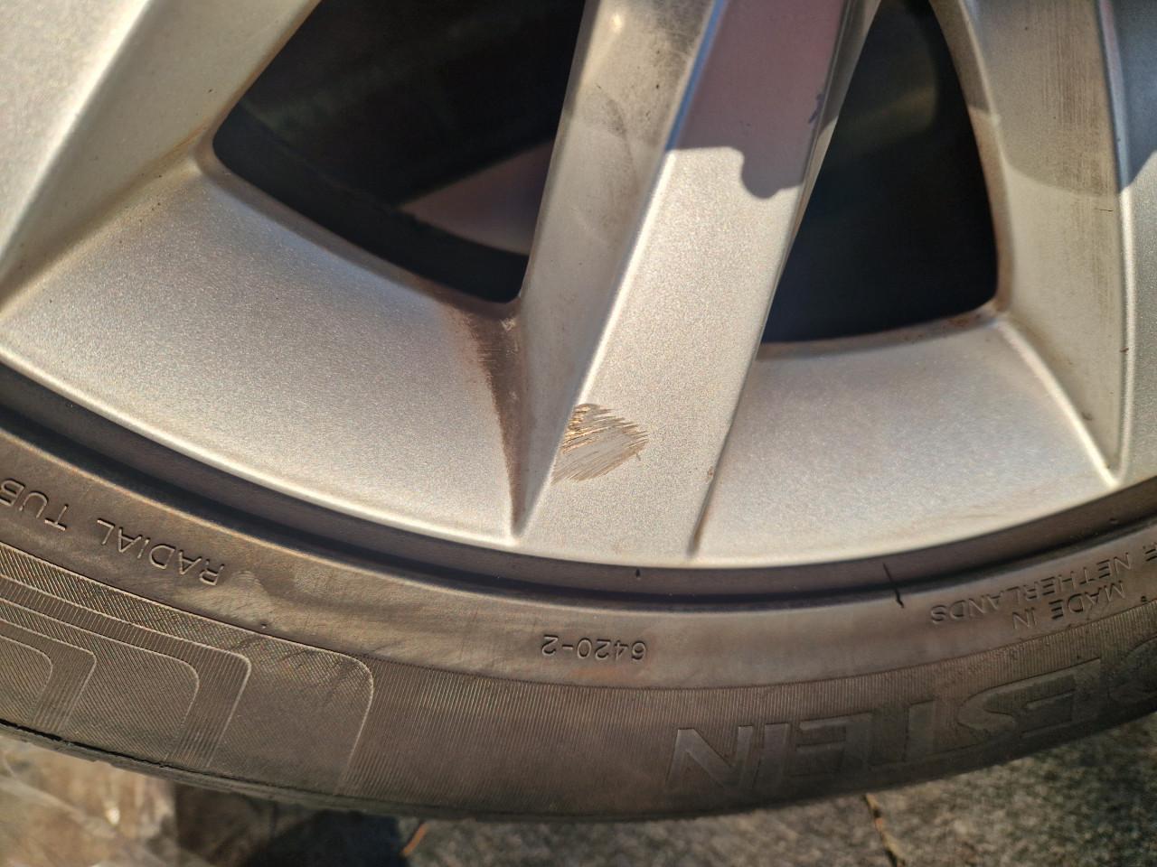 Originele Mercedes A-klasse velgen + banden (A180 2013)