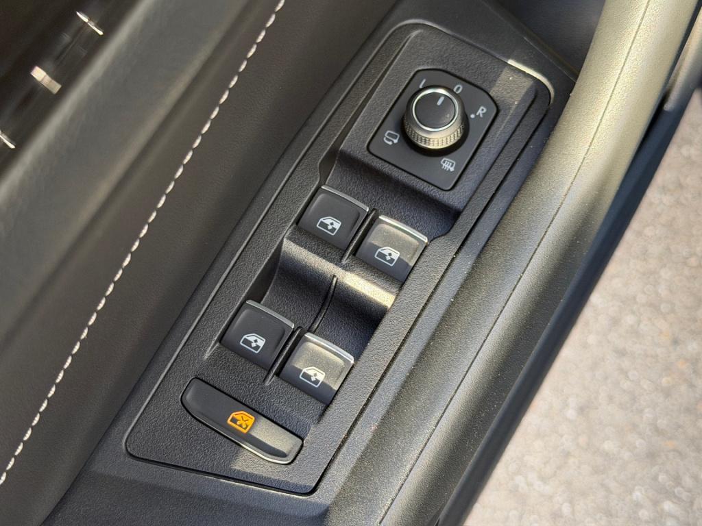 Volkswagen T-roc 1.5 tsi 150pk dsg r-line | camera | keyless | elek. achter