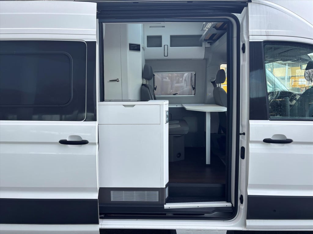 Volkswagen Transporter crafter 2.0tdi 177pk automaat grand california 600 |