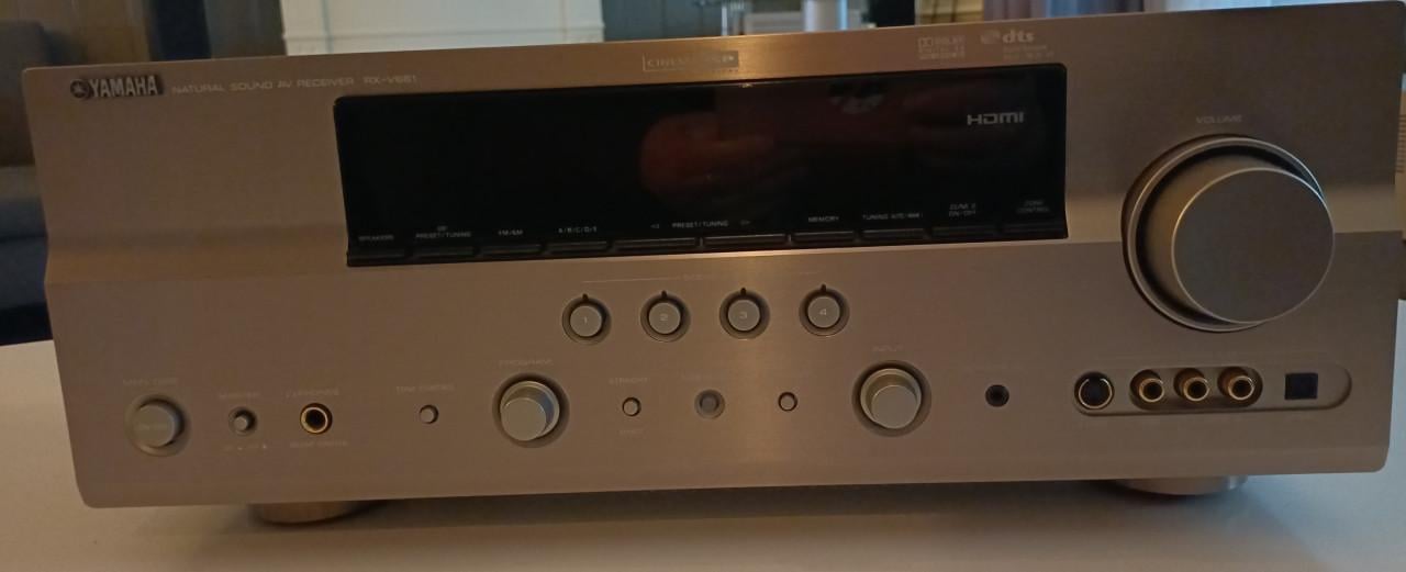 Yamaha rx-v611