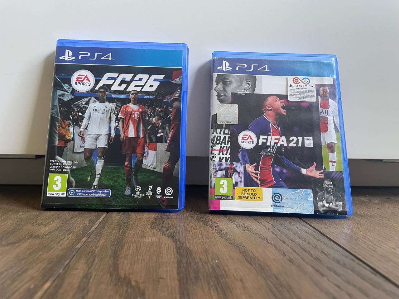 🎮 PS4 Slim + 2 controllers + FC 26 + FIFA 21