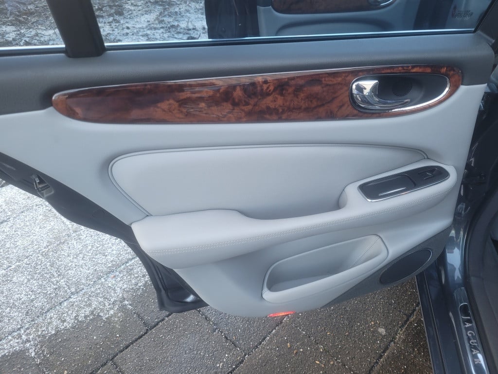 Jaguar Xj 3.0 v6 sport