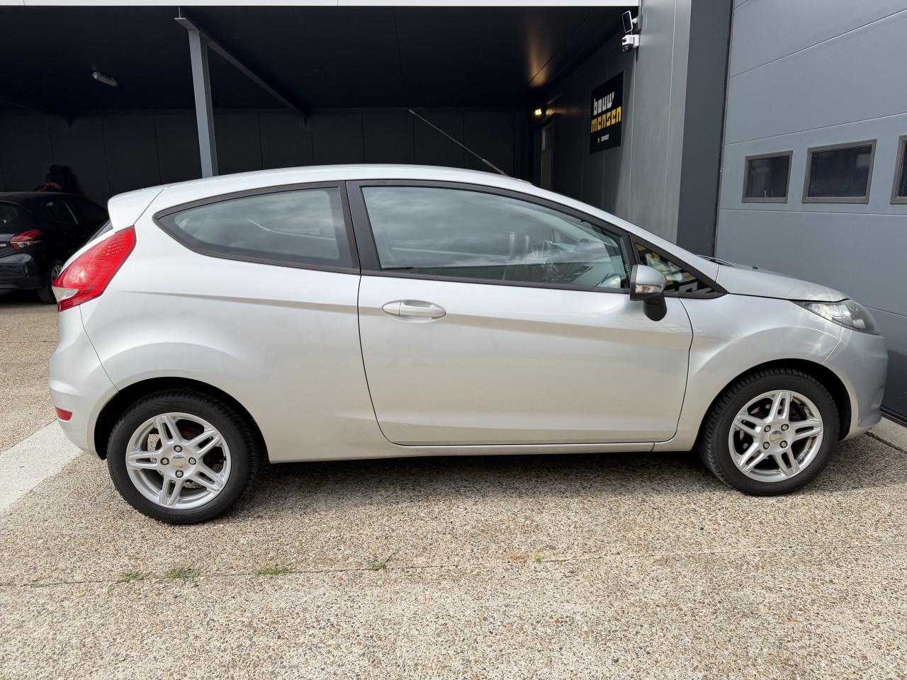 Ford Fiesta 1.25 52KW Limited 3DRS 2009 Zilver Airco Apk Nap