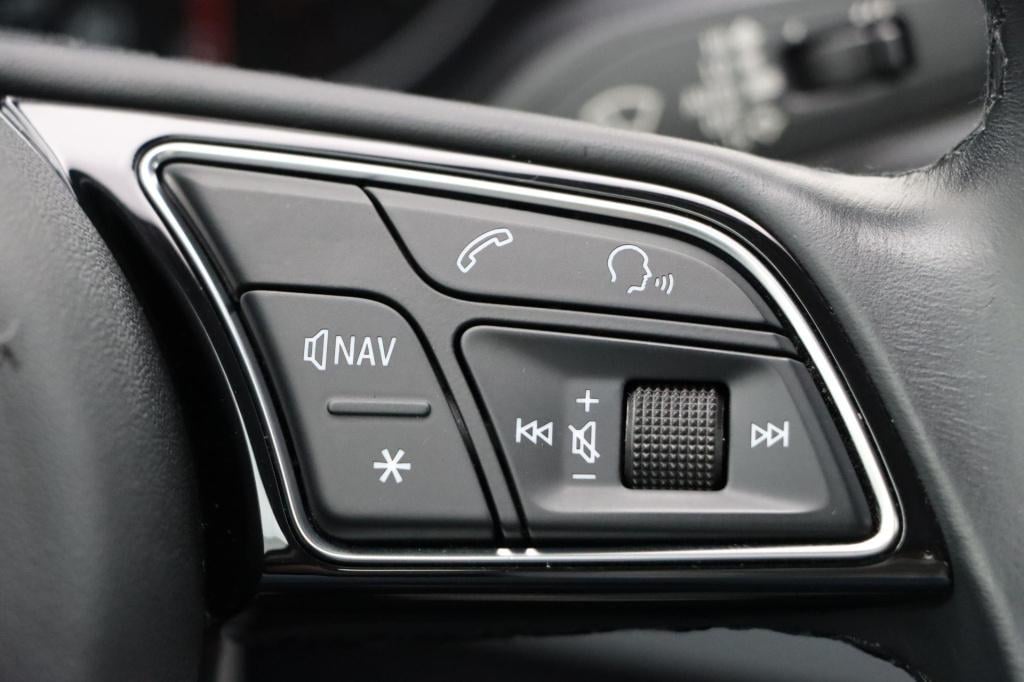 Audi Q2 35 tfsi advanced edition 150pk s-tronic zwart optiek