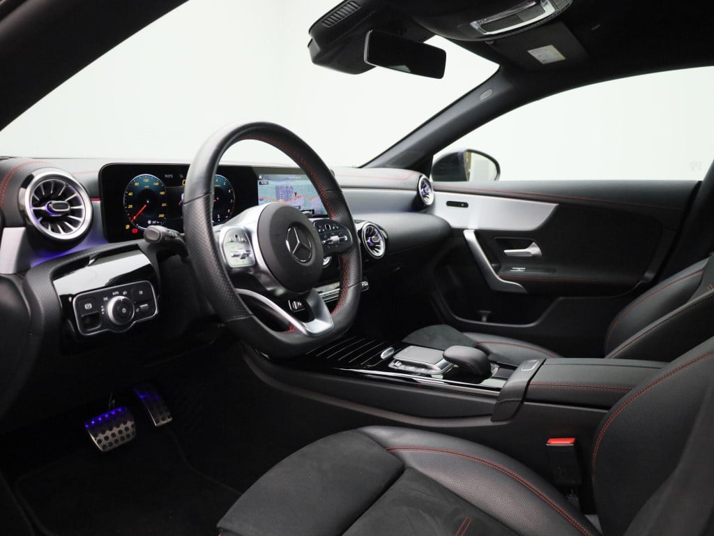 Mercedes-Benz Cla shooting brake 180 business solution amg | automaat | nav