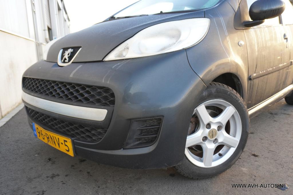 Peugeot 107 1.0-12v xs