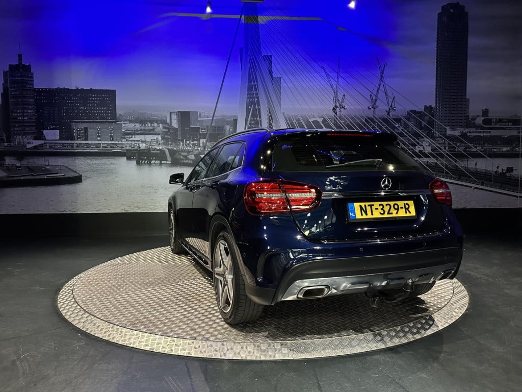 Mercedes-Benz Gla-klasse 180 business solution amg *camera*trekhaak*