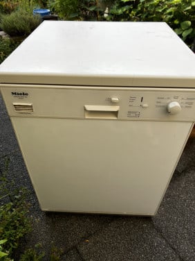 Oude miele vaatwasser GERESERVEERD