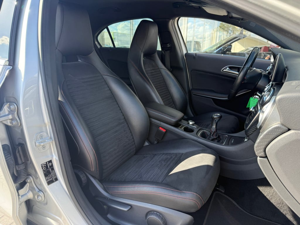 Mercedes-Benz A-Klasse 180 ambition amg