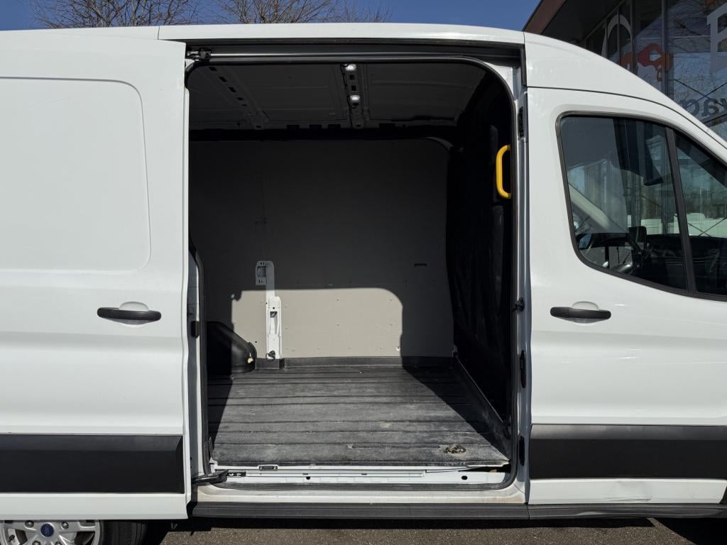 Ford Transit 330 2.0 tdci l2h2 trend | nl-auto | carplay | cruisec. | lm ve