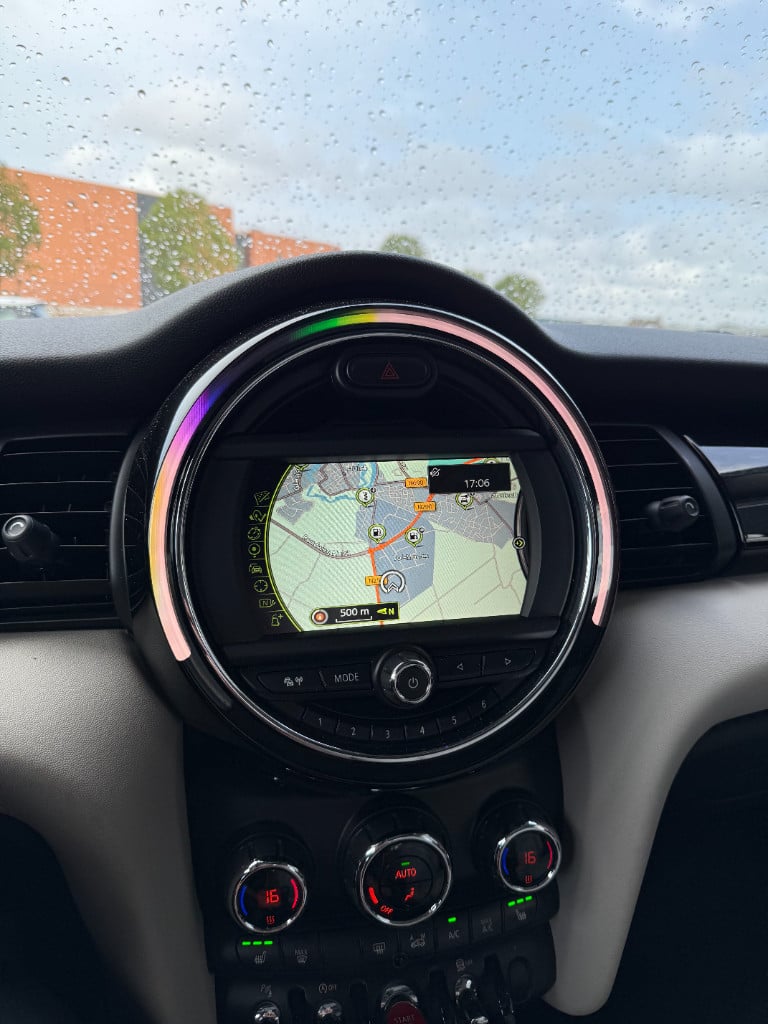 Mini Cooper 1.5 - chili - pano