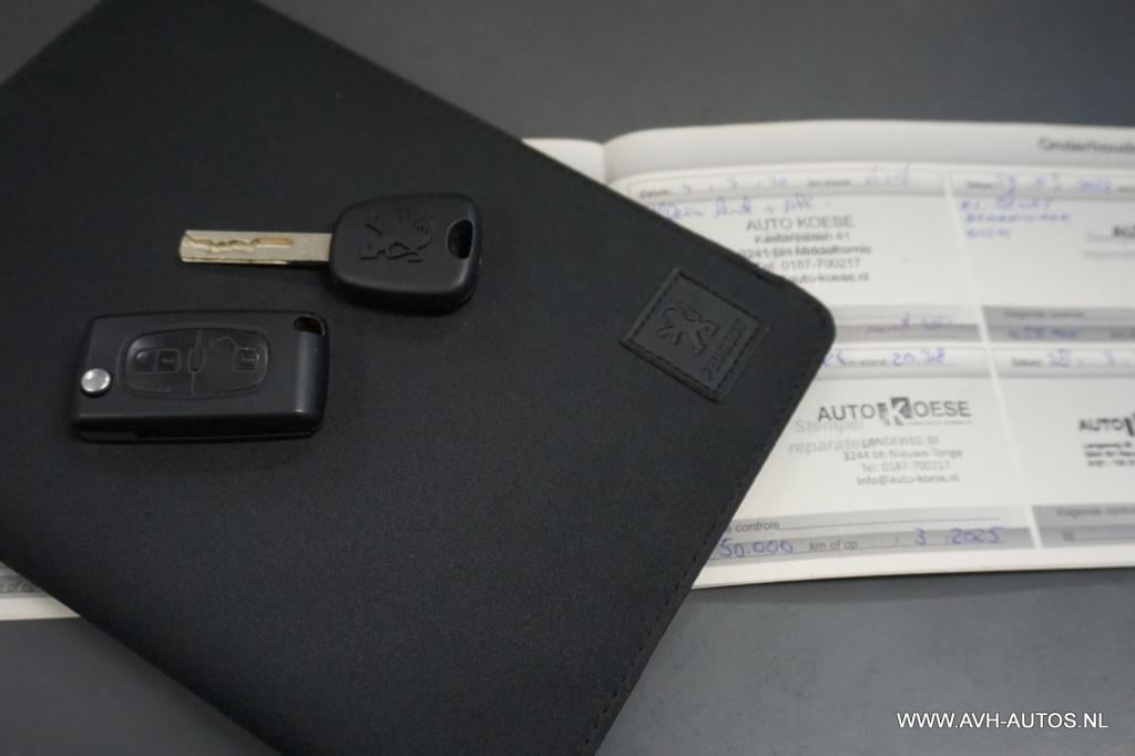 Peugeot 207 1.4 vti style, 21.000 km, uniek!!