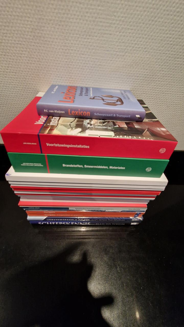 Studieboeken MBO Oleiding Maritiem officier alle schepen niv 4