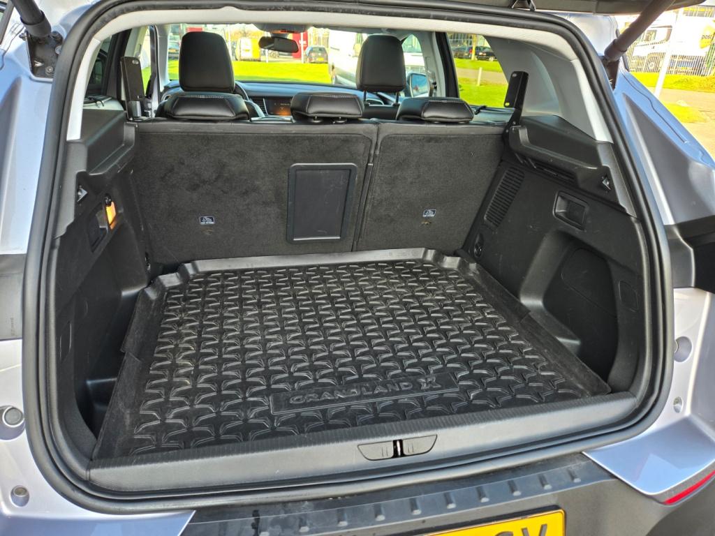 Opel Grandland X 1.2 turbo 130pk business executive | pano | trekhaak