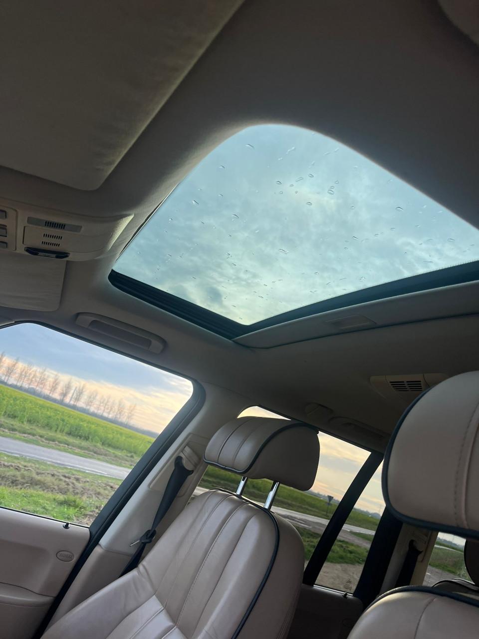 Land Rover 2004 Zwart, roestvrij!