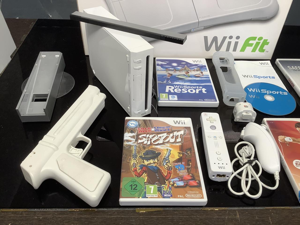 Nintendo Wii met Wii Fit Balanceboard en andere spellen