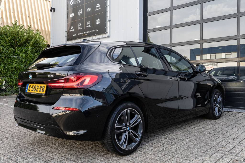 BMW 1 Serie 118i sport line business edition ✅1jaarbovag✅cam✅nav✅apple✅cc