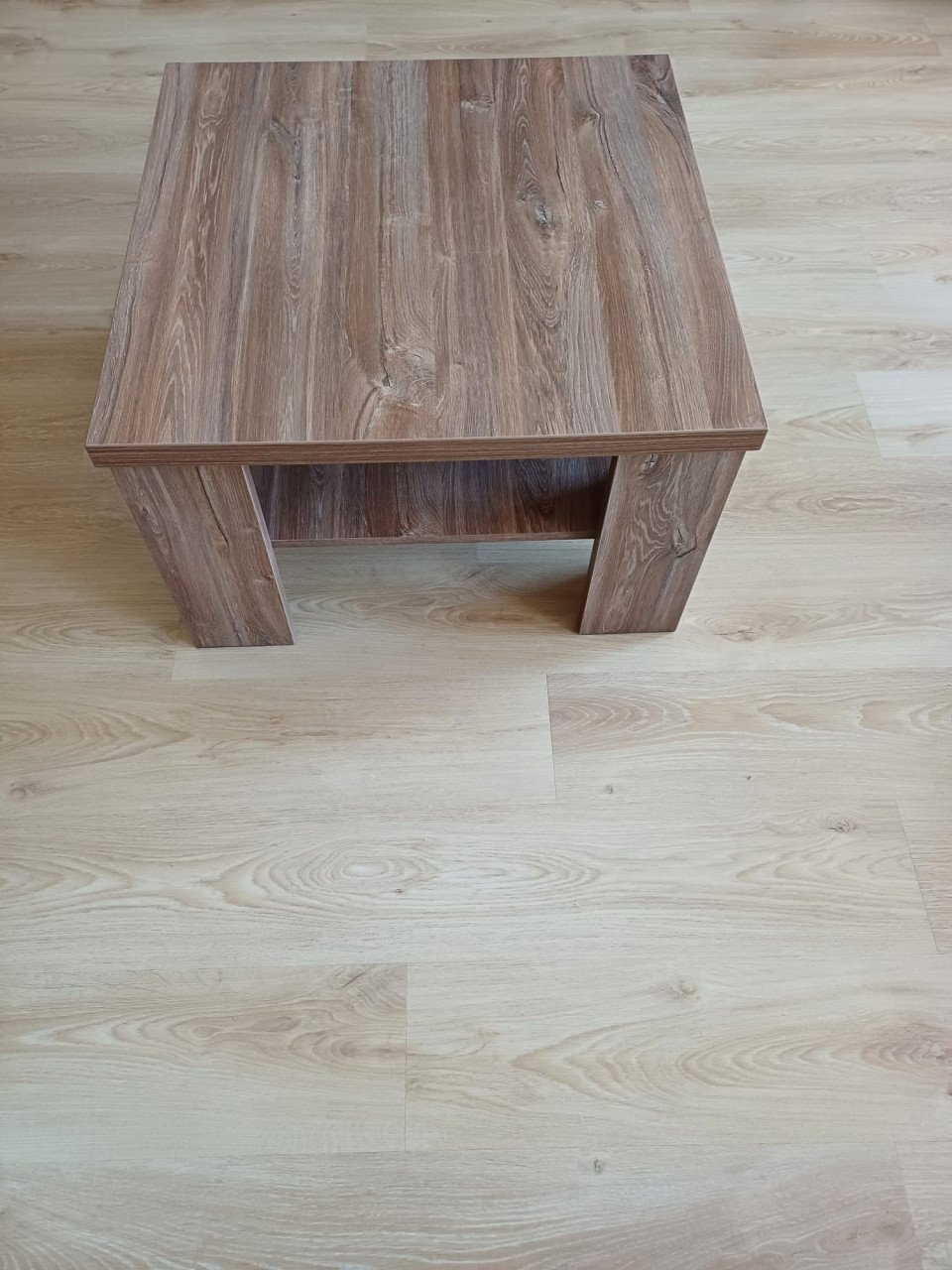 Leuke gave vierkante bijzet/ hoektafel