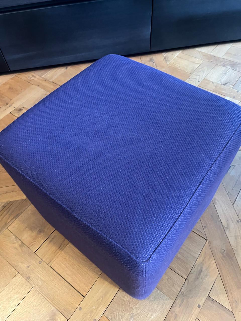 Leolux fauteuil Echnaton met hocker en pouf