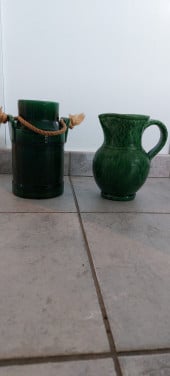 Decoratie twee groene vazen
