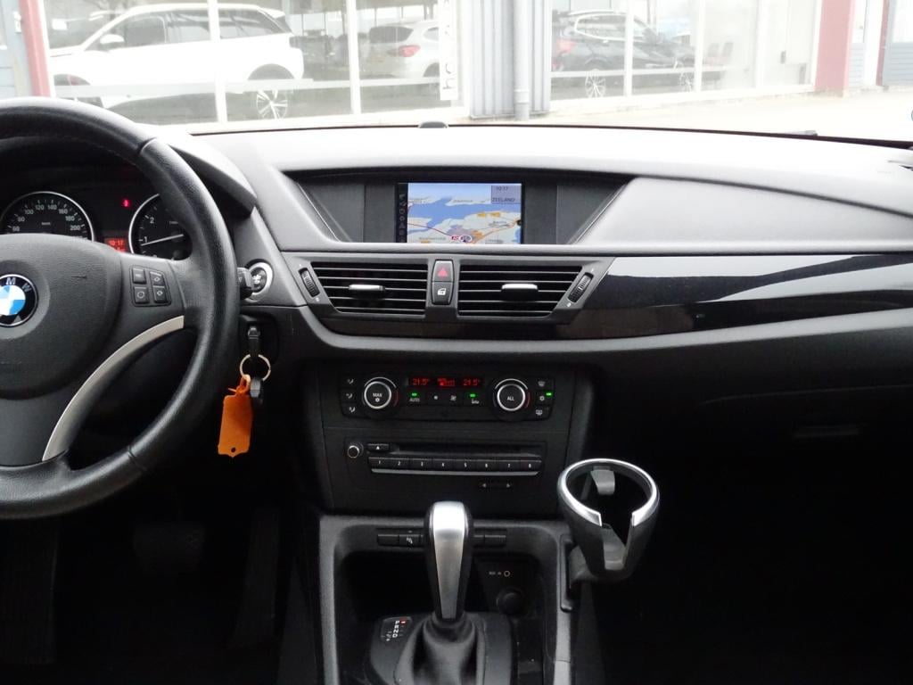 BMW X1 sdrive18i executive automaat | leder | bluetooth