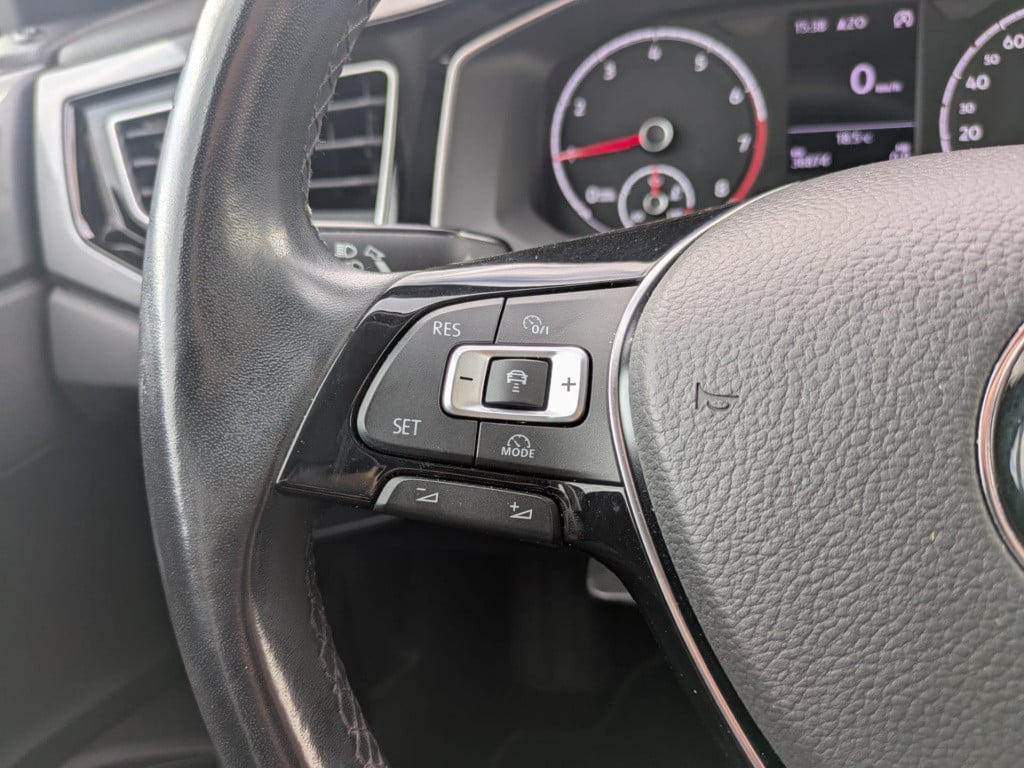 Volkswagen Polo 1.0 tsi highline | adaptieve cruise control | carplay | nav